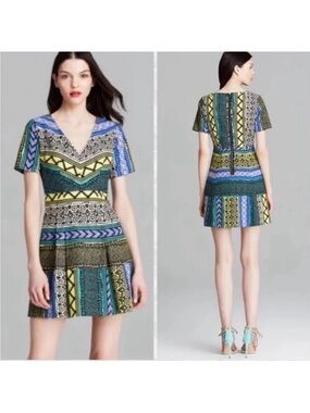 Anthropologie Tracy Reese Geo New Moon V-Neck Short Sleeve Mini Dress Size 6